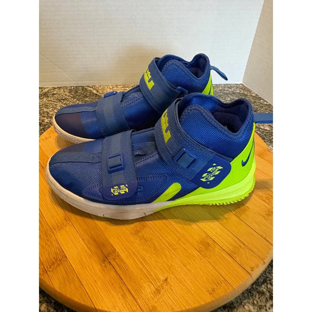 Nike LeBron Soldier‎ 13 GS Blue Volt Kids Basketball Shoes AR7585-400 Size 5Y